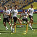 Shakhtar Donetsk’s players train at the NSC Olimpiyskiy stadium before the first soccer match of the Ukrainian Premier League, as Russia’s attack on Ukraine continues, in Kyiv, Ukraine August 22, 2022. REUTERS/Gleb Garanich