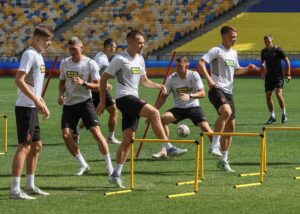 Shakhtar Donetsk’s players train at the NSC Olimpiyskiy stadium before the first soccer match of the Ukrainian Premier League, as Russia’s attack on Ukraine continues, in Kyiv, Ukraine August 22, 2022. REUTERS/Gleb Garanich