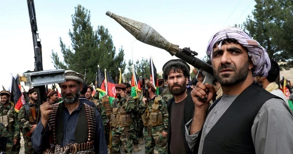 Suicide bomber kills Pakistani soldiers after Taliban leader’s death