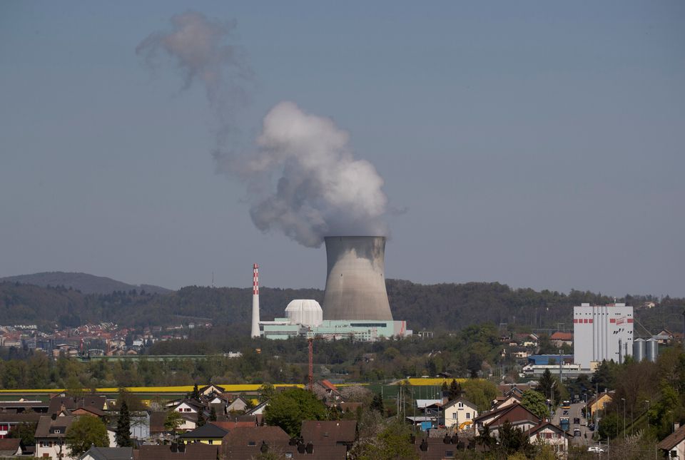 A general view shows the nuclear power plant KKW Leibstadt of Swiss energy company Kernkraftwerk Leibstadt AG near Leibstadt, Switzerland April 20, 2022. REUTERS/Arnd Wiegmann