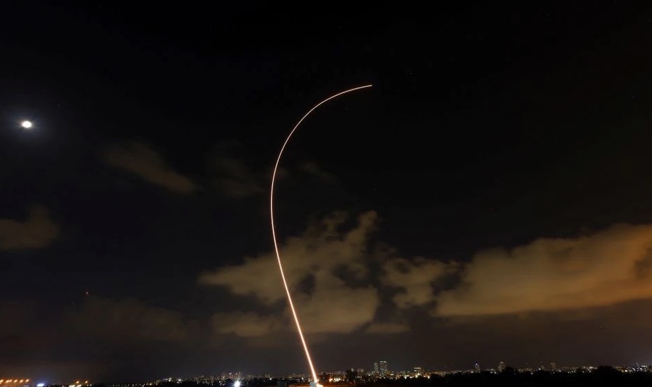 Israel’s Iron Dome anti-missile system fires to intercept a rocket launched from the Gaza Strip towards Israel near Ashdod, Israel August 6, 2022. REUTERS/Ronen Zvulun