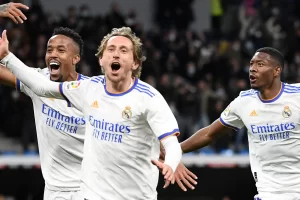 goal—image-w-crest–3b5c1a1b-d380-4f8f-935a-b5c7237b3722