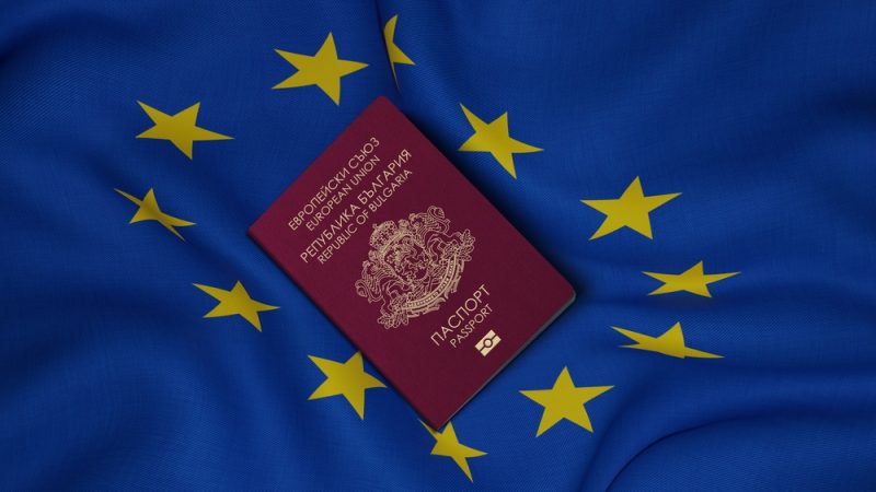 Kremlin slams EU talk of visa ban on Russians as ‘irrational’-800×450