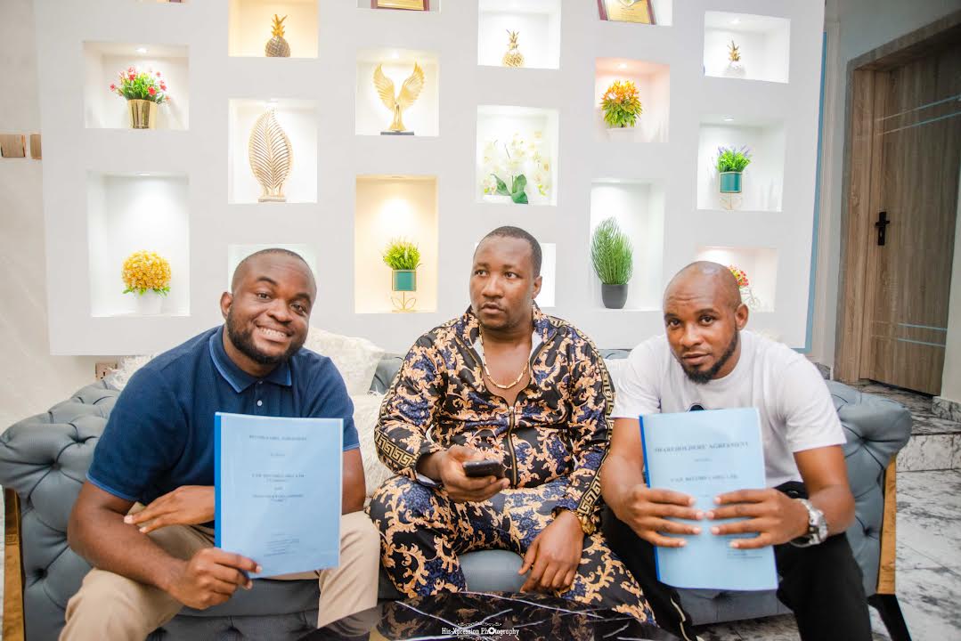 3ple B, Mofizzay ink deals with CSERECORDS