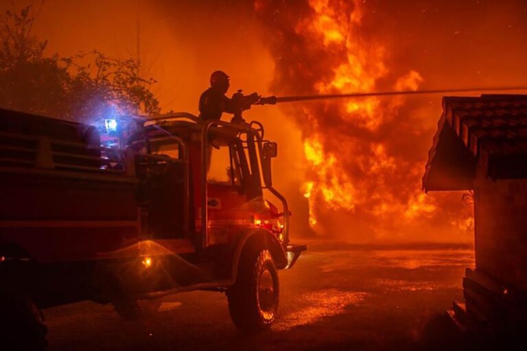 New wildfires hit southwestern France amid record heat
