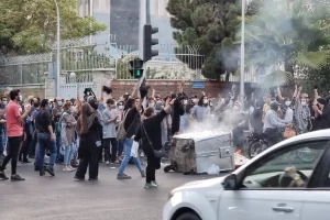 24iran-protests2-jumbo