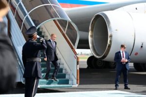 Russian President Vladimir Putin disembarks from the plane as he arrives for the Shanghai Cooperation Organization (SCO) summit in Samarkand, Uzbekistan September 15, 2022. Foreign Ministry of Uzbekistan/Handout via REUTERS