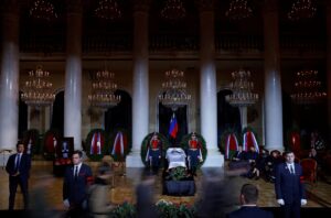 Honour guards stand by the coffin of Mikhail Gorbachev, the last leader of the Soviet Union, during a memorial service at the Column Hall of the House of Unions in Moscow, Russia September 3, 2022. REUTERS/Evgenia Novozhenina/Pool
