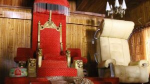 Alaafins-stool-1424×802-1