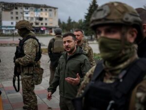Ukraine’s President Volodymyr Zelenskiy visits the town of Izium, recently liberated by Ukrainian Armed Forces, in Kharkiv region, Ukraine September 14, 2022. REUTERS/Gleb Garanich