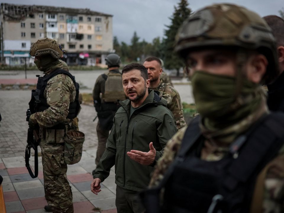 Ukraine’s President Volodymyr Zelenskiy visits the town of Izium, recently liberated by Ukrainian Armed Forces, in Kharkiv region, Ukraine September 14, 2022. REUTERS/Gleb Garanich