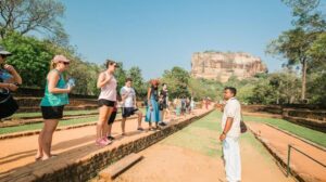 Sri-Lanka-tourists