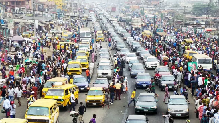 Traffic-jams-and-Human-transportion-in-Lagos-Nigeria