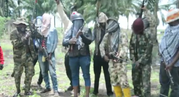 Militants threaten to blow up pipeline in Delta community