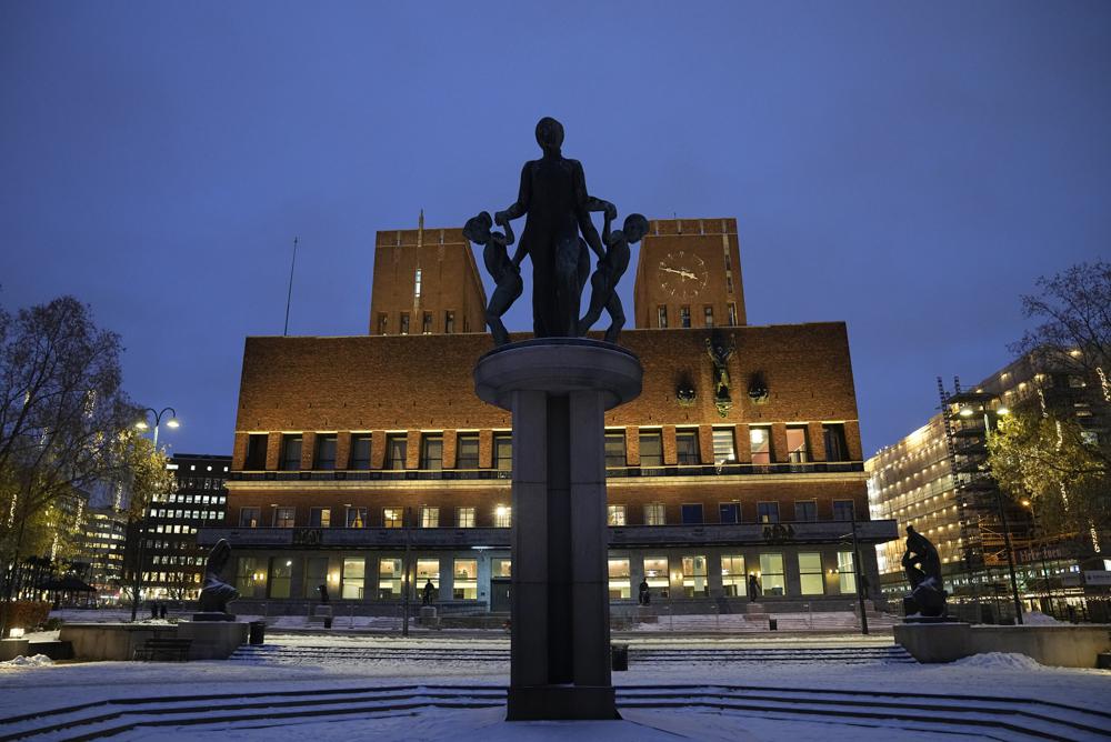 FILE – An exterior view of Oslo City Hall the venue of the Nobel Peace Prize ceremony in Oslo, Dec. 9, 2021. This year’s Nobel season kicks off Monday, Oct. 3, 2022 with the medicine award being announced. Daily announcements will follow during the week with physics Tuesday, chemistry Wednesday and literature on Thursday. The Nobel Peace Prize is presented in Norway while the other awards are handed out in Sweden. That’s how Alfred Nobel wanted it. (AP Photo/Alexander Zemlianichenko, File)