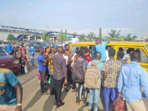 Lagos: Commuters stranded as commercial drivers begin 7-day strike