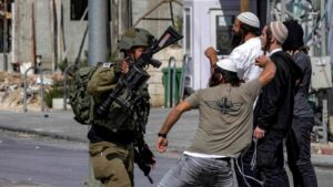 Jewish settlers pepper spray Israeli soldiers in West Bank