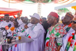 Atiku Abubakar speaks to the crowd during the PDP’s rally at the Ranchers Bees Stadium in Kaduna