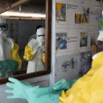 Doctors-handling-an-Ebola-case