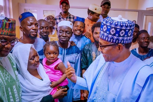 Buhari meets freed Abuja-Kaduna train passengers, salutes military’s bravery