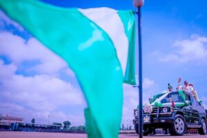 buhari_reviews_parade_nigeria_62nd_independence_anniversary_autojosh_5
