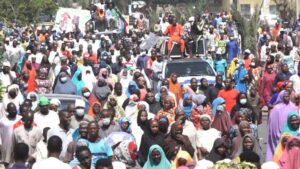Crowd of youths in front of Maiduguri Government House