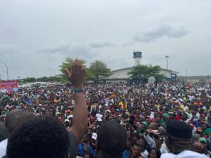 Aviation strike reportedly stalls Tinubu’s visit to Delta as presidential candidate, Omo-Agege, donate N200 million to flood victims