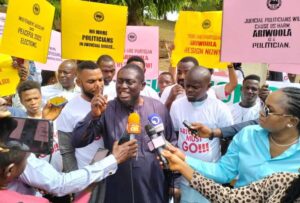 Abuja: Police teargas protesters demanding CJN’s resignation