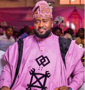 Desmond-Elliot-696×738-1
