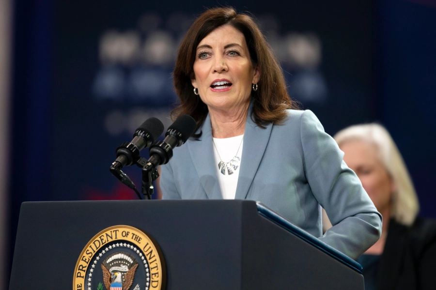 Hochul becomes first woman elected New York state governor
