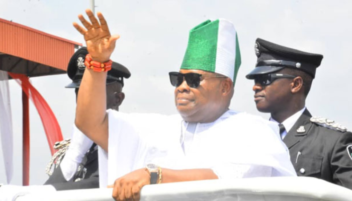 Osun Assembly tackles Adeleke as governor removes flag, shuns state anthem, logo