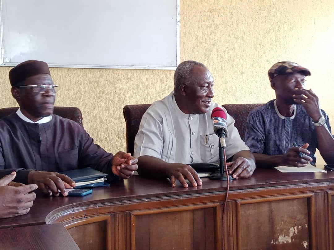 Vice Chancellor Nigeria Maritime University (NMU) Prof Emmanuel Adigio flanked by the Deputy Vice Chancellor, Prof Innocent Ogwude, addressing newsmen in Warri at the weekend