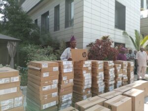 Amosun-empowerment-636×477