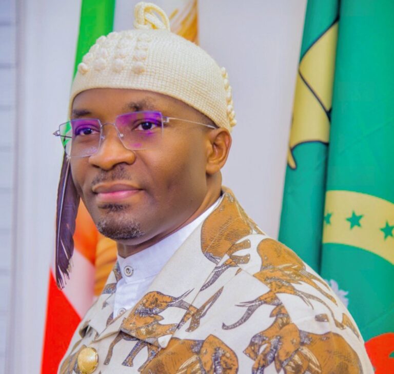 Reps laud journalists for watchdog role