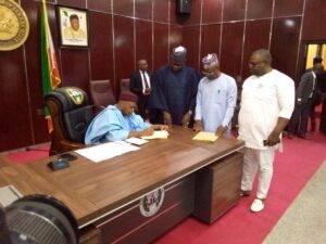 Taraba: Ishaku signs 2023 state budget into law
