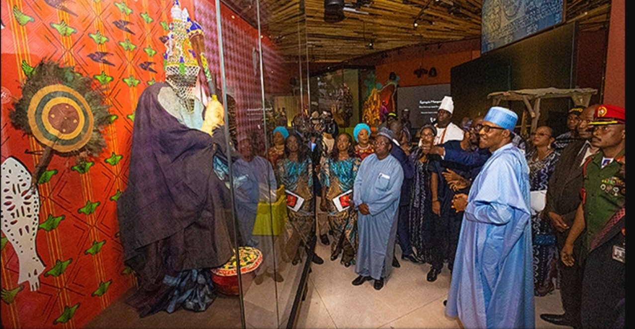 President Buhari appreciating the ensemble of Yoruba Oba at the J Randle Centre(3)