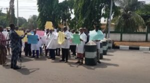 Abia doctors protest unpaid salary