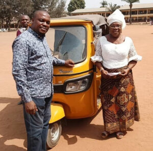 Woman wins Senator Oduah’s new tricycle in raffle draw in Onitsha