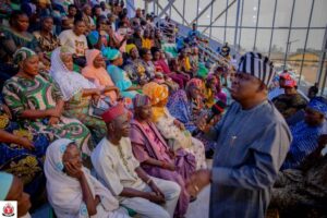 Yayi-Ogun-Crowd-1024×683