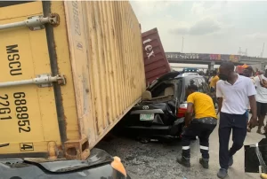 Falls-on-Vehicles-in-Lagos