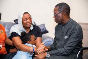 Okowa-visits-family-of-slain-aide-Ngozi-Ijei