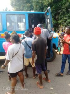 Nnewi South youths pressure INEC to upload poll results before leaving area