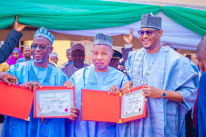 Katsina Governor Aminu Bello Masari (M), Deputy Governor-elect Faruq Jobe (L), Governor-elect Umar Dikko Radda (R)