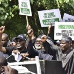 “Bad losers”: APC chides Atiku, PDP over protest at INEC