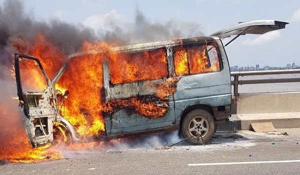 Burning-Bus