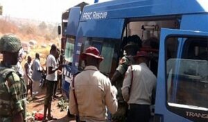 FRSC-at-a-road-accident-scene-640×375-1