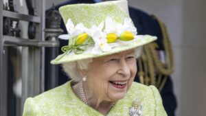 210401114838-01-royal-newsletter-0402