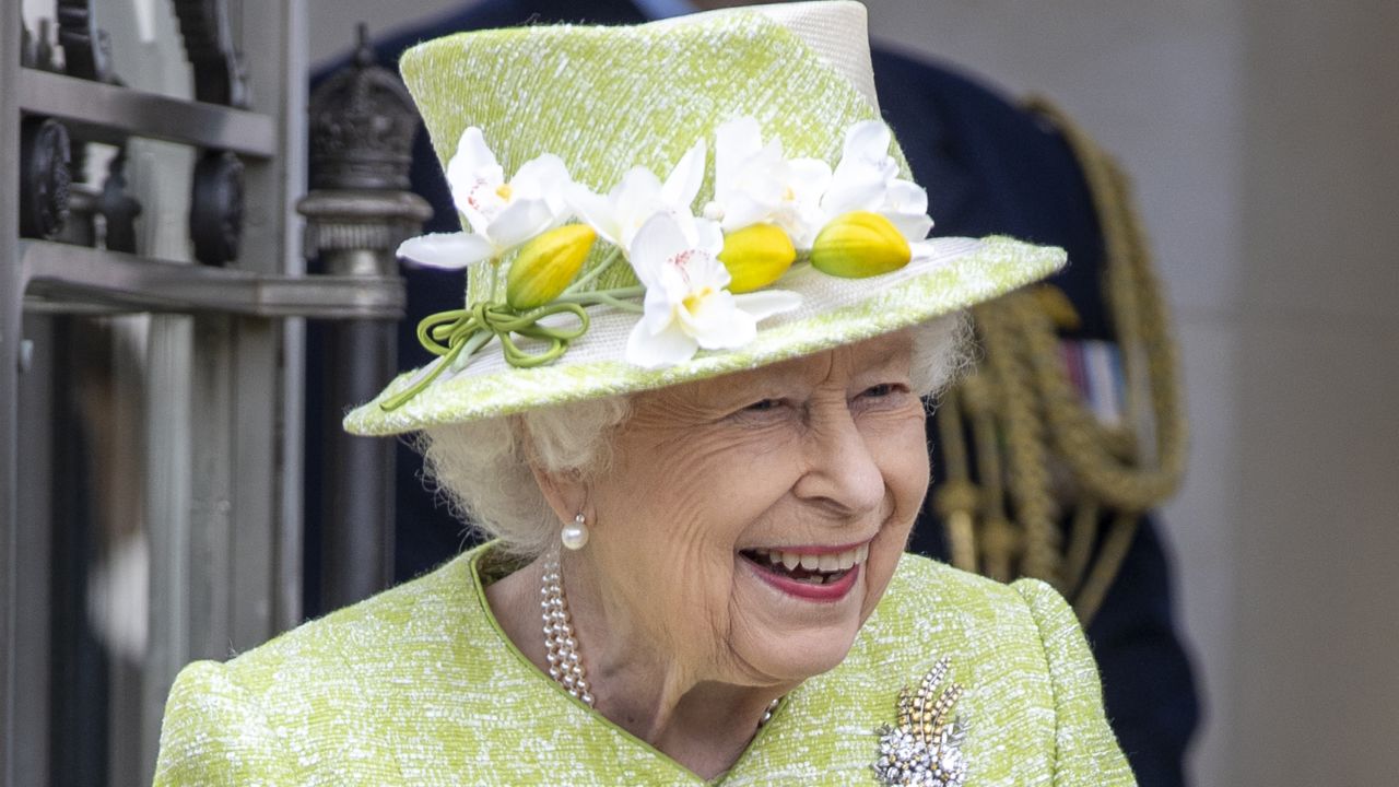210401114838-01-royal-newsletter-0402