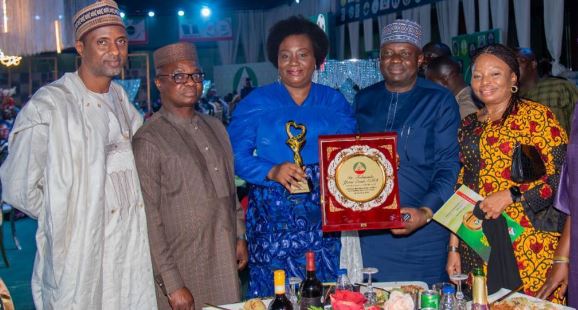 Yemi-Esan-Honoured