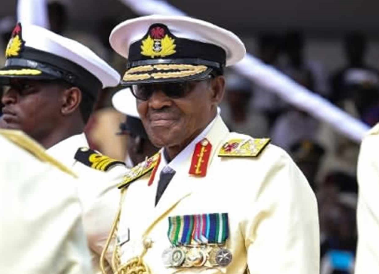 buhari_naval_wear
